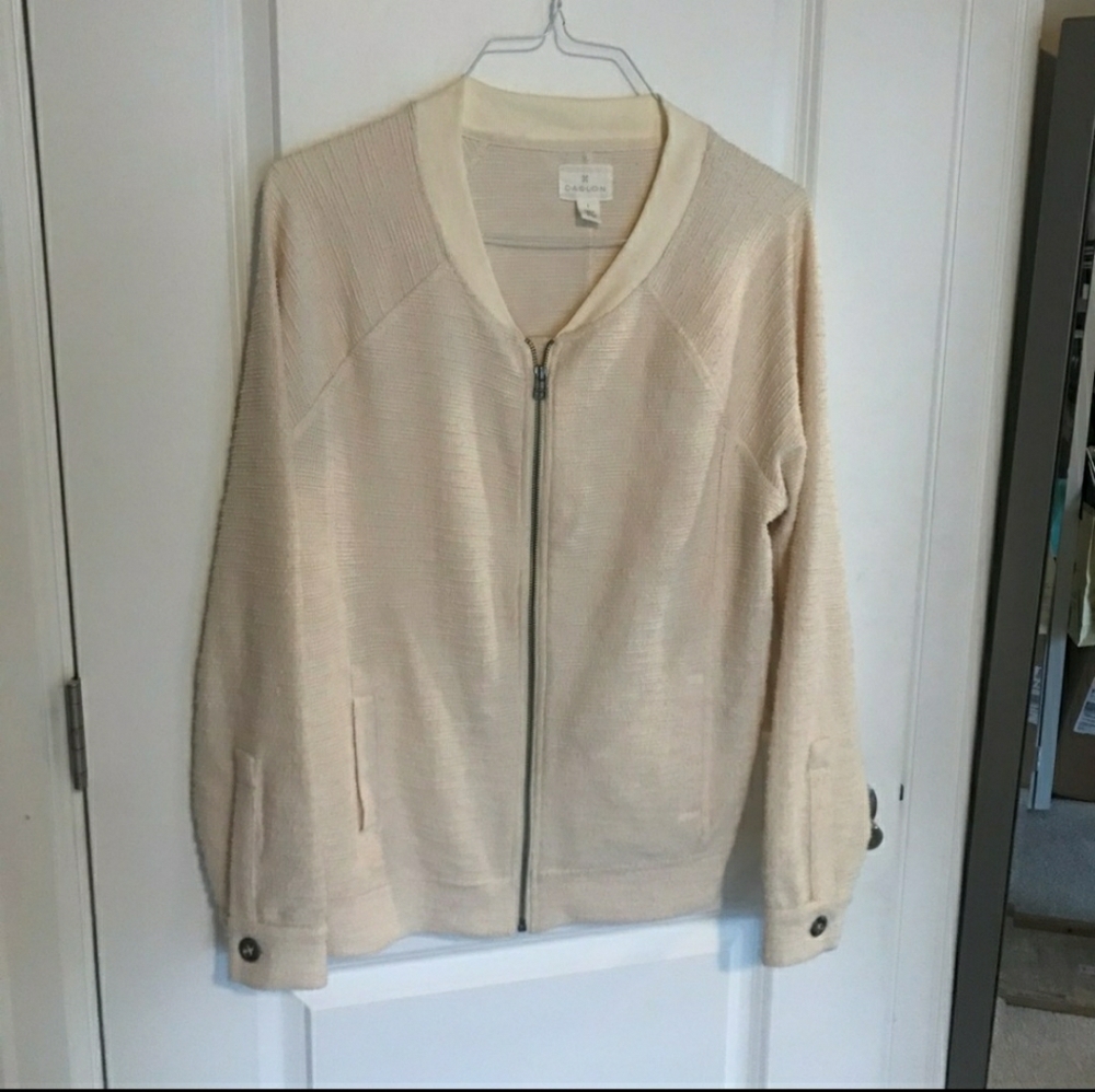 Very cute lightweight bomber jacket.